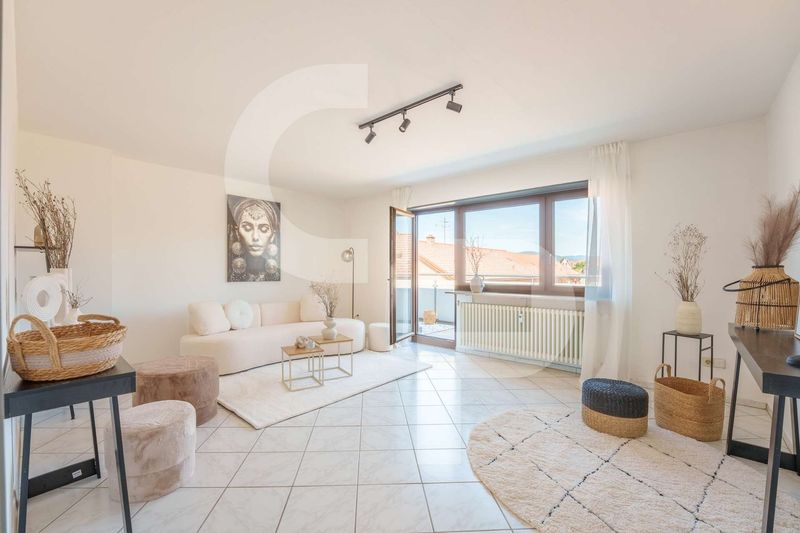 2 BALKONE + EBK + GARAGE + STELLPLATZ: WOHNEN MIT ALTSTADT-BLICK